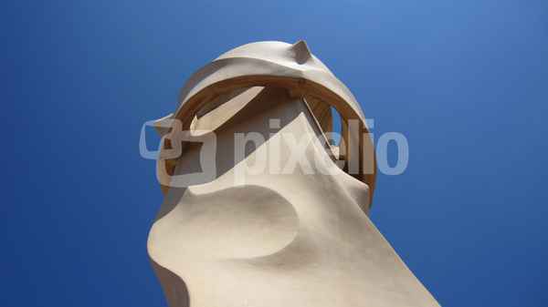 Statue auf dem Dach der Casa Mila
