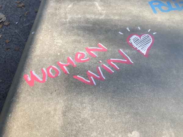 Frauenpower und Gleichberechtigung: Schriftzug Woman Win / Foto: Alexander Hauk