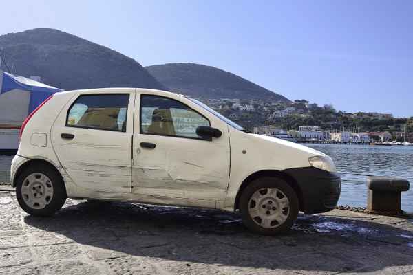Autos auf Ischia