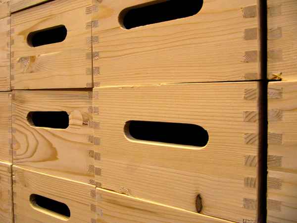 Holzkasten aus Weichholz, verzinkt