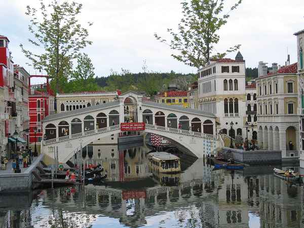 Rialtobrücke aus Lego