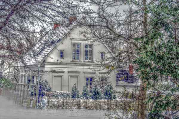 ...verträumtes Haus im Winter......