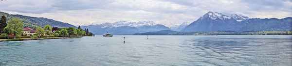 Schlechtwetterpanorama am Thunersee