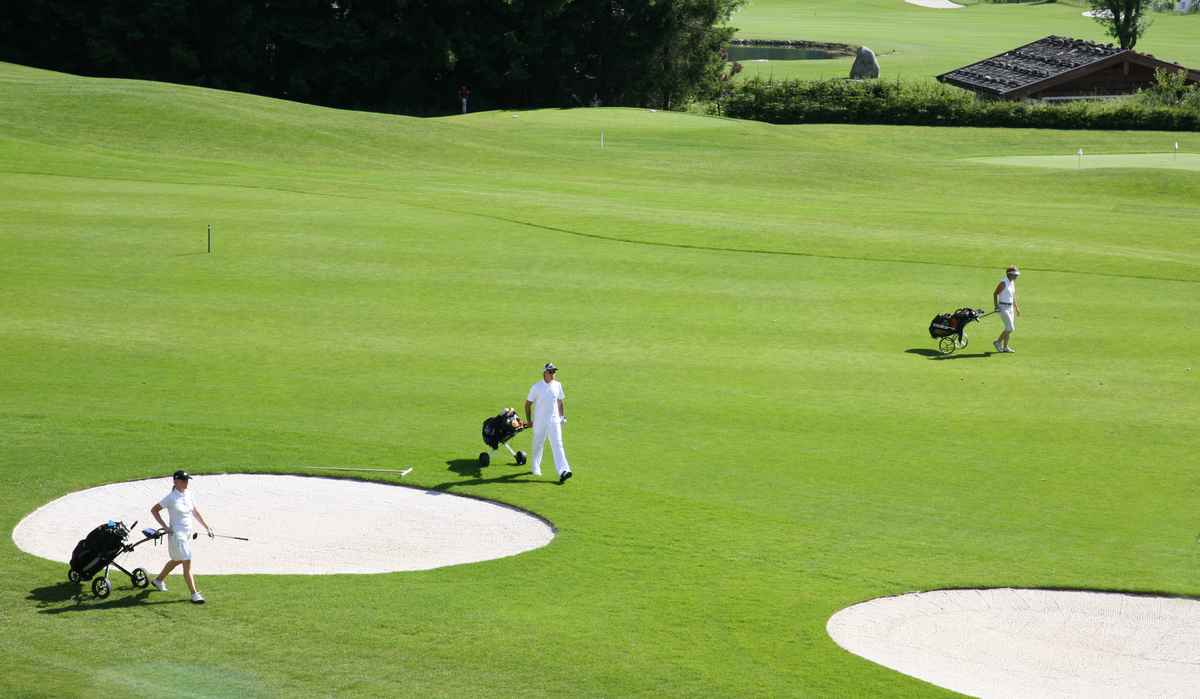 Golfer im Gleichschritt