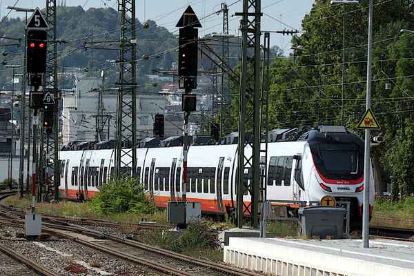 SWEG Triebwagenzug in Pforzheim
