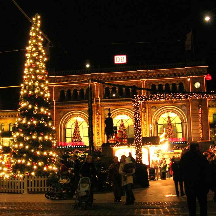 Advent in Hannover   -   Vor dem Hauptbahnhof