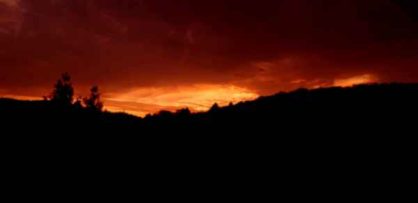 Sonnenaufgang an einem wundersch&ouml;nen Sommermorgen