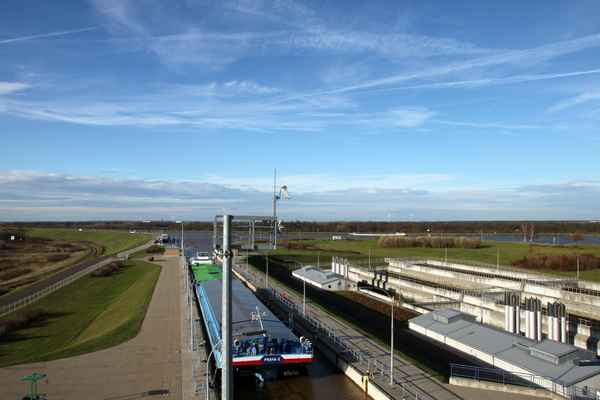 Schleuse Rothensse beim Mittellandkanal bei Magdeburg