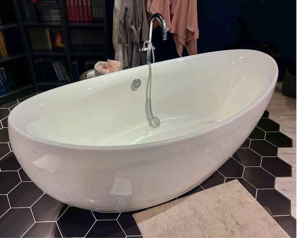 Moderne Badewanne