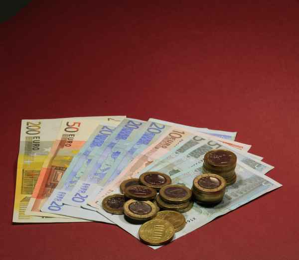 Scheine und Münzen
