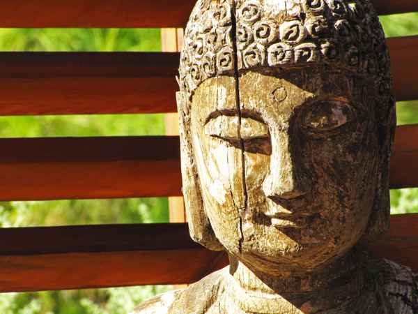 Buddha-Kopf leicht gealtert