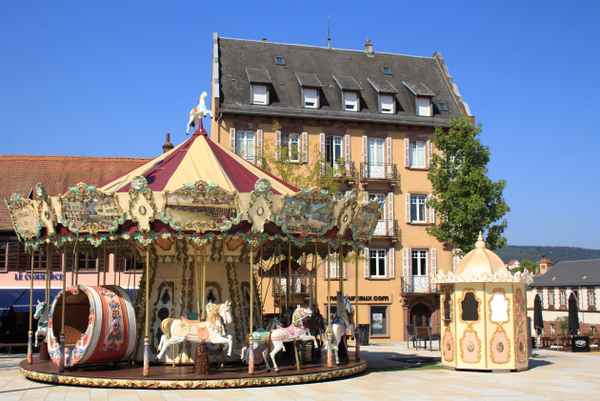 schönes altes Kinderkarussell