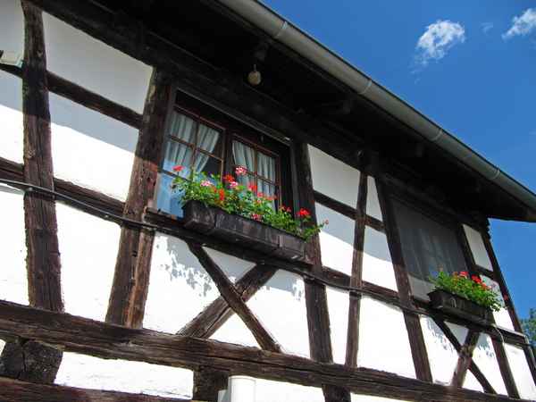 Fachwerk mit Blumen
