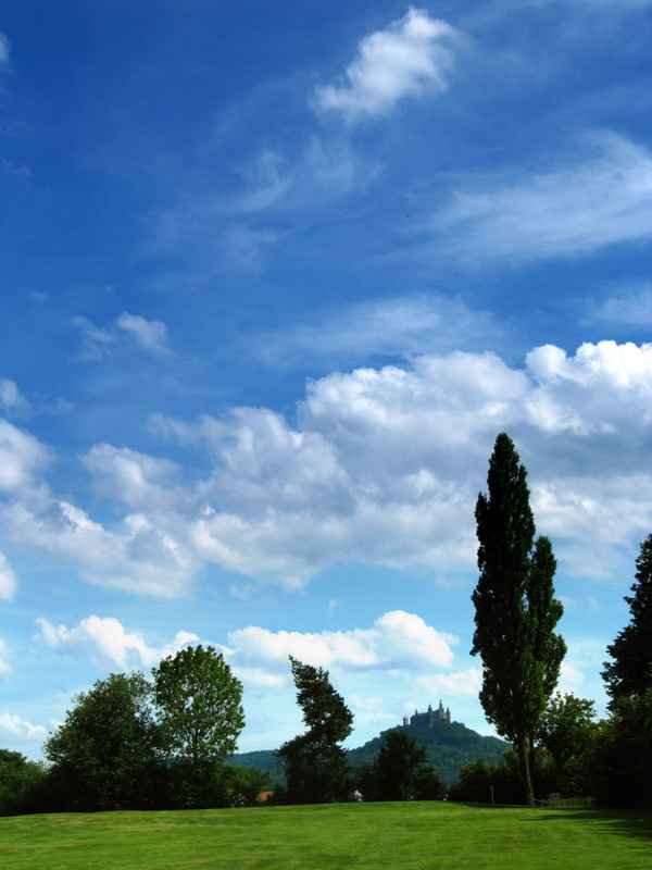 Burg Hohenzollern mit Landschaft