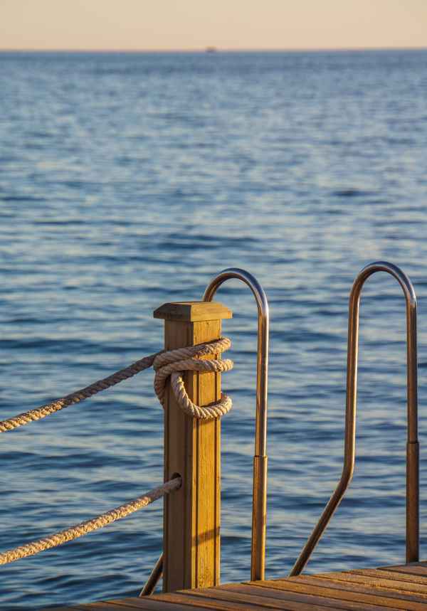 Einstieg zum Schwimmen im Meer
