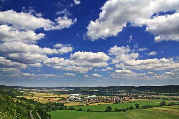 Sommerhimmel über dem Saaletal