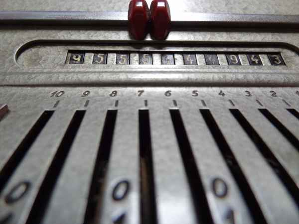 Alte Rechenmaschine 2