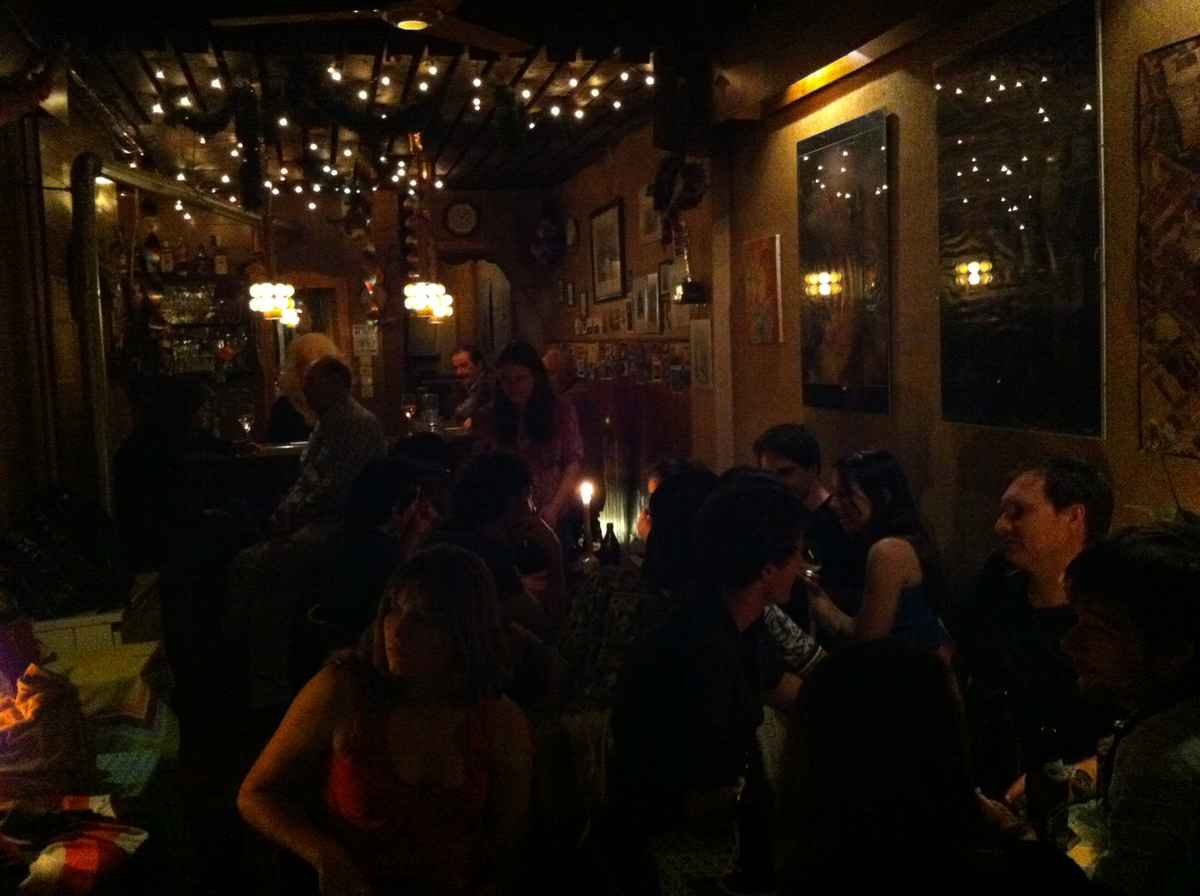 Die Musikbox in der Münchner Kultkneipe "Bei Otto" ist verstummt