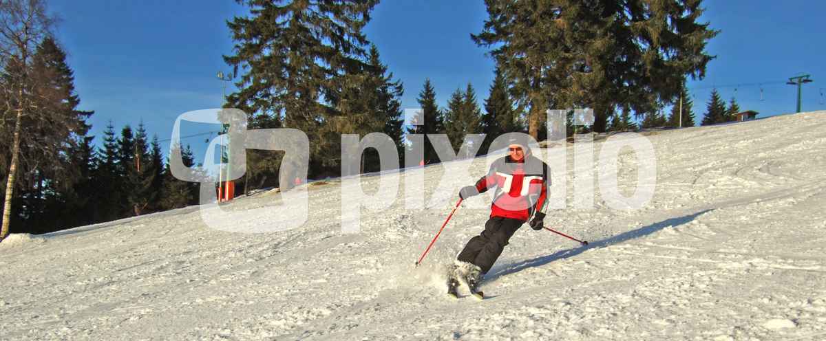 Skifahrer am Hang