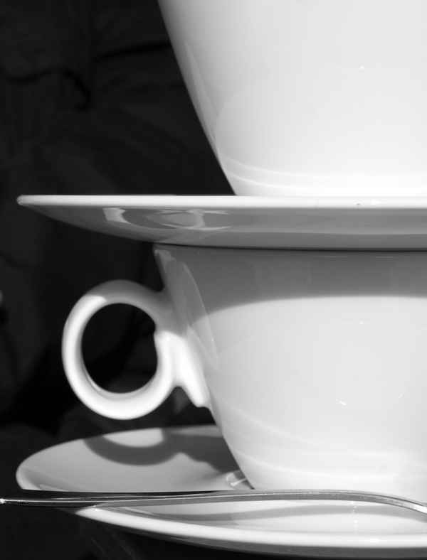 gestapelte Kaffeetassen