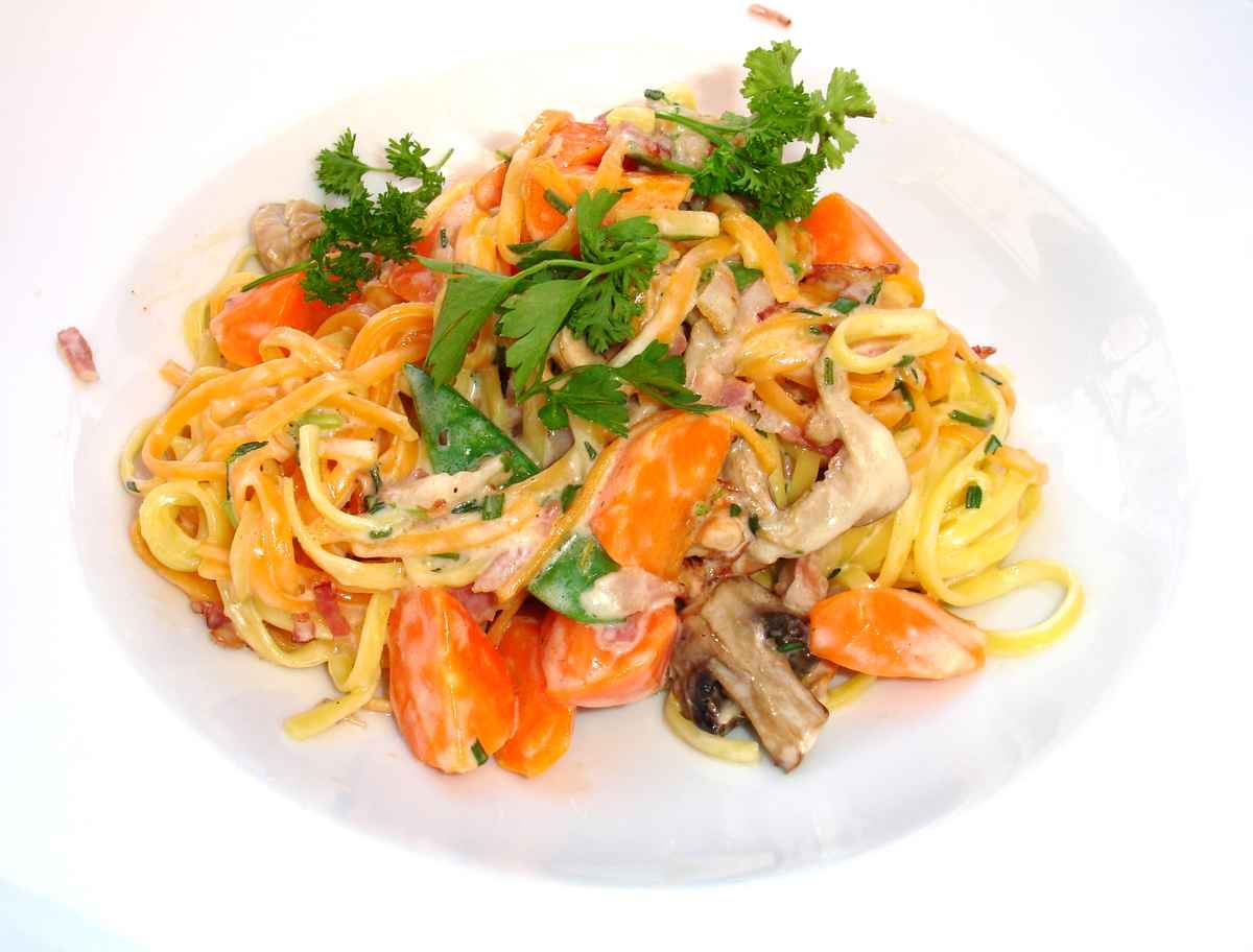 Kräuternudeln mit Schwammerln