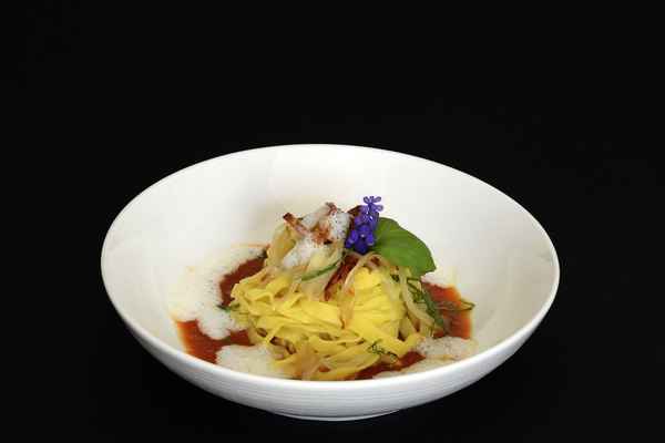 Hausgemachte Tagliatelle Amatriciana