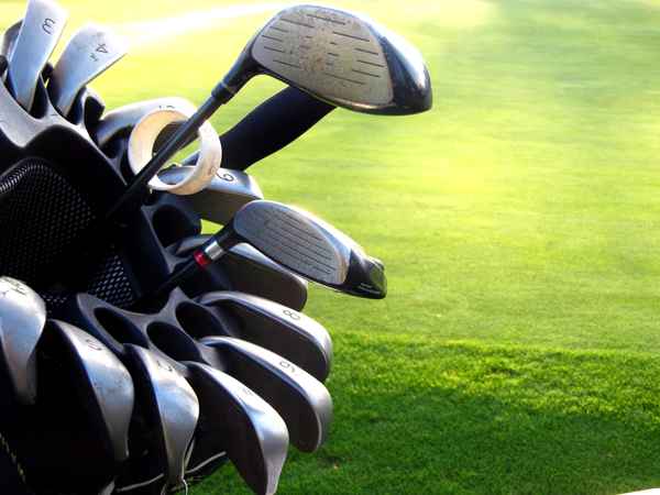 Golfschläger im Golfbag