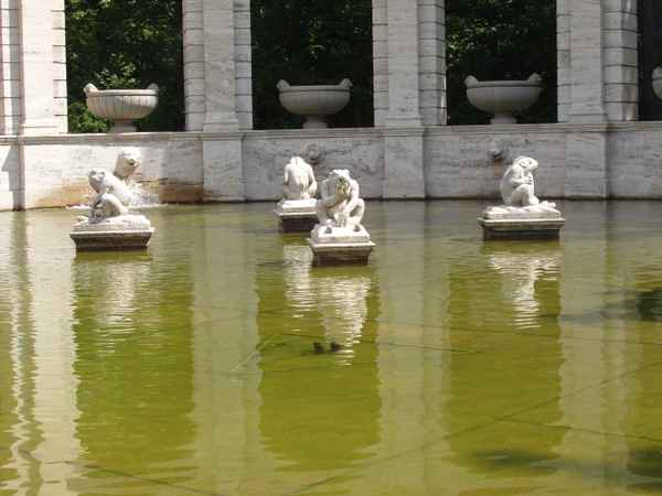 Berliner Märchenbrunnen