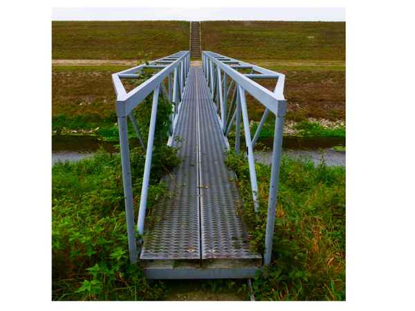 Brücke zum Rhein