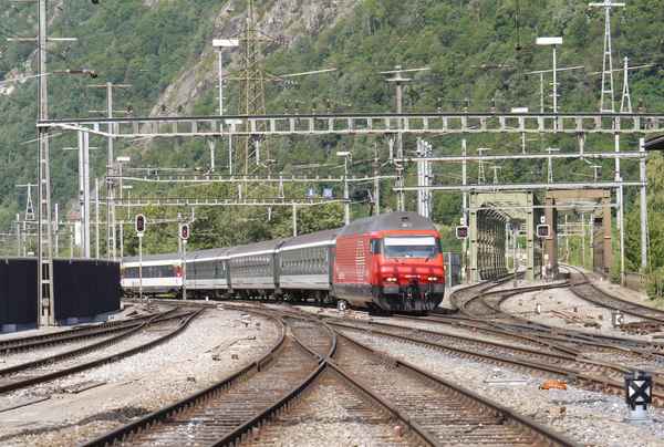 Bahnhofseinfahrt
