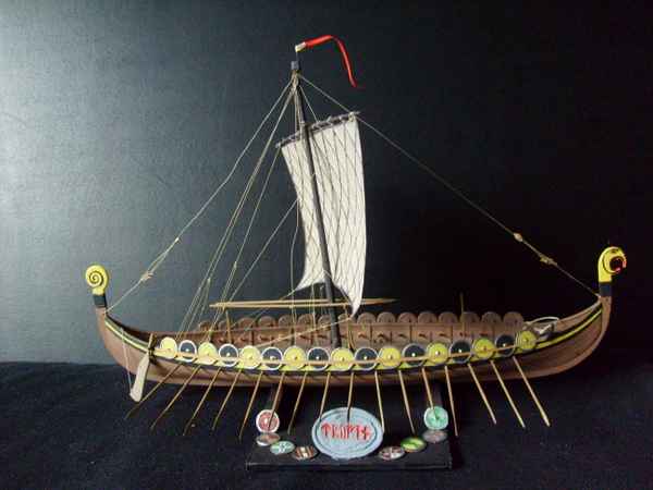 Modell eines Wikingerschiffes