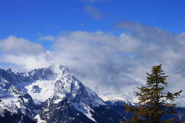 Frühlingswolken im Estergebirge 12