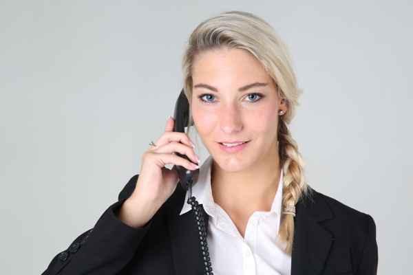 Frau mit Telefon