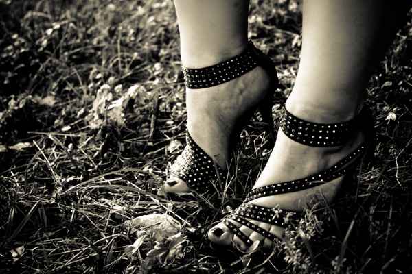 High heels im Wald