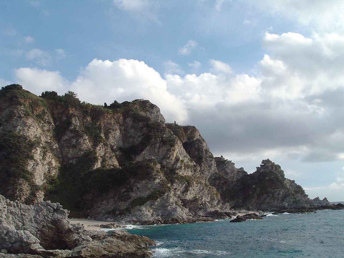 Felsküste in Kalabrien