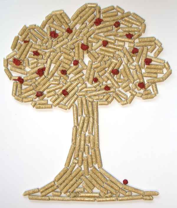 Holzpellets in Baumform