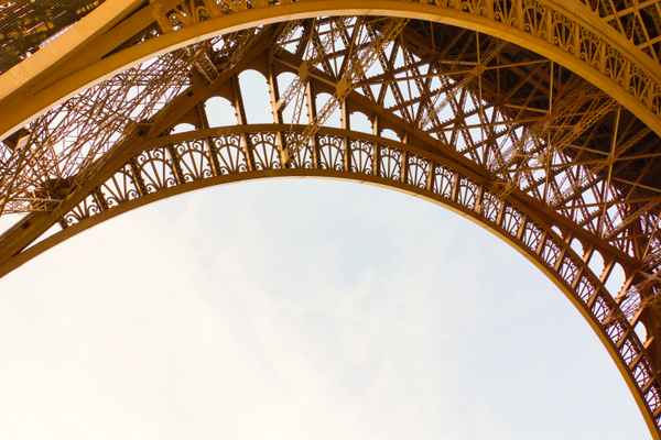 Eiffelturm Basisbogen