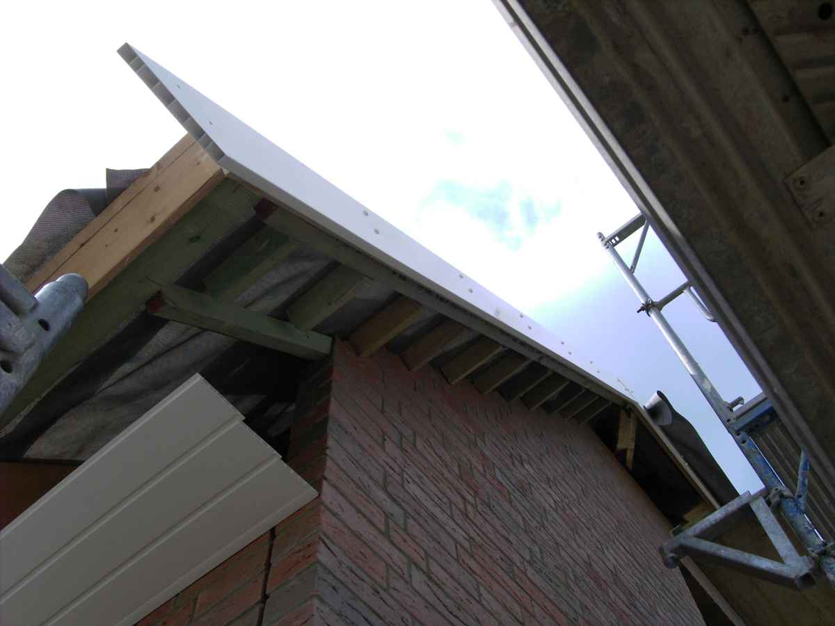 Dachüberstand ohne Verkleidung