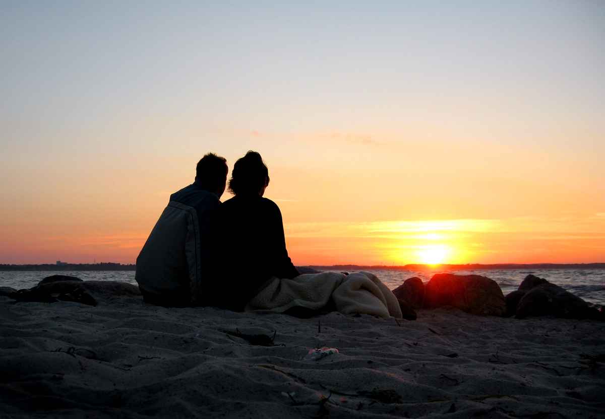Pärchen im Sonnenuntergang
