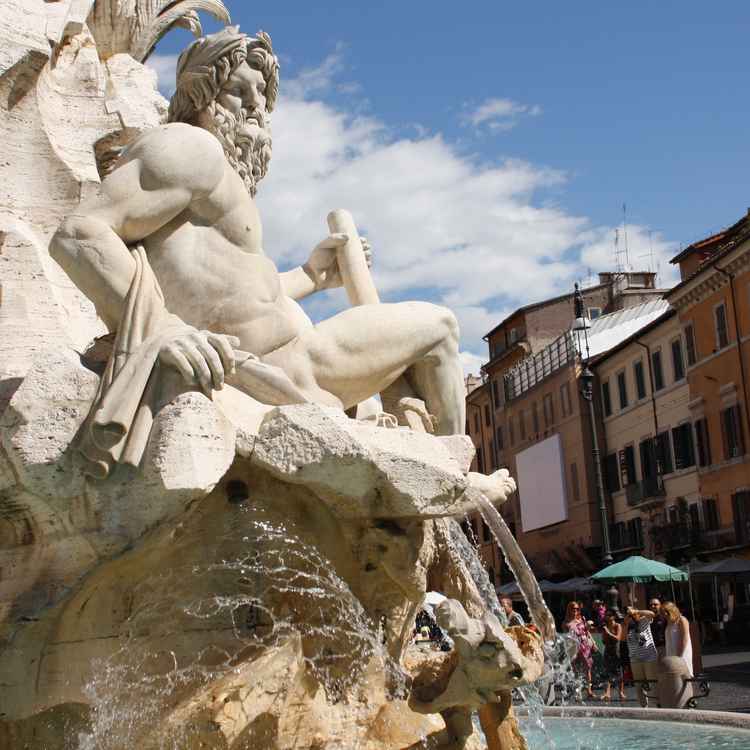 Vierströmebrunnen, eine Seite von vier