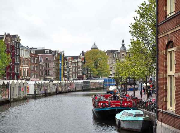 schwimmender Markt in Amsterdam