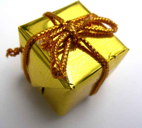 Goldenes Paket (2)