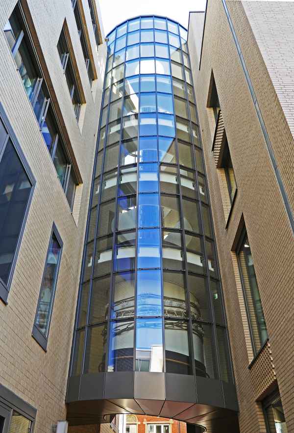 Freies Treppenhaus . . . .