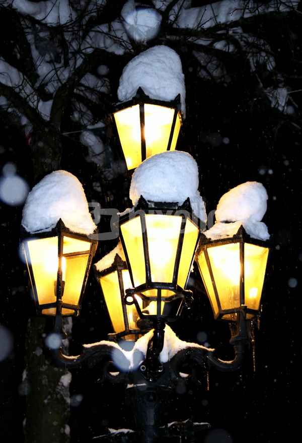 Laternen mit Wintermütze
