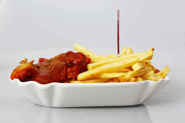 Currywurst und Pommes III