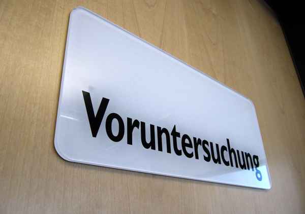 Voruntersuchung (Arztschild)