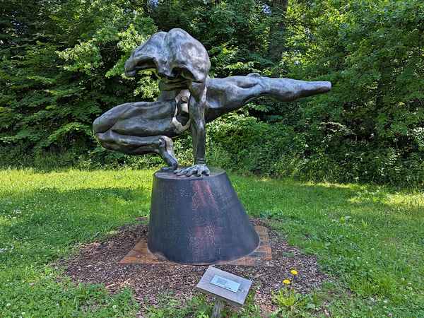 Equilibro von Mario Pavesi, Skulpturenpfad beim Seehaus in Pforzheim