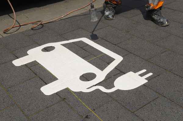 Markierungsarbeiten Elektrotankstelle