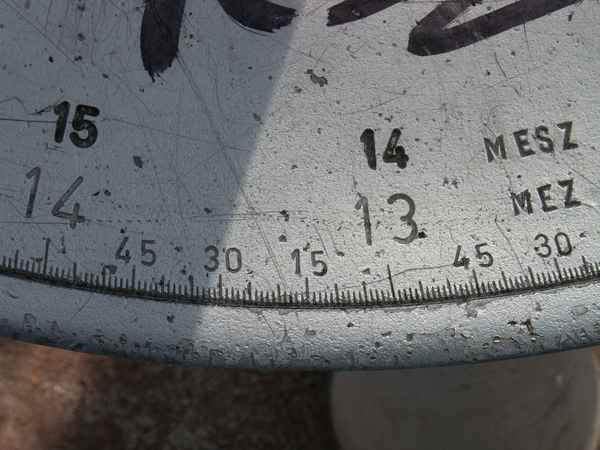 Präzisions-Sonnenuhr