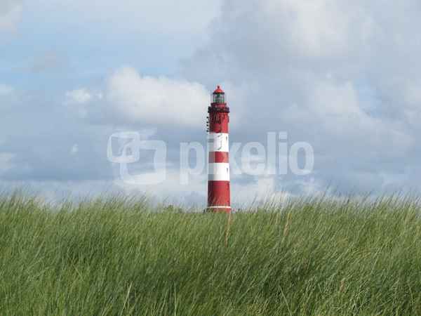 Leuchtturm und Dünengras